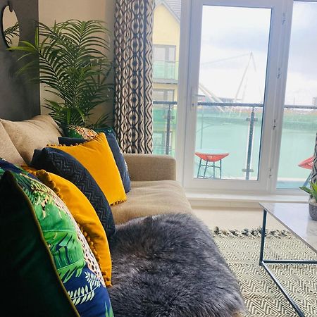 Luxury 2 Bedroom Waterfront Apartment With Balcony Нюпорт Екстериор снимка